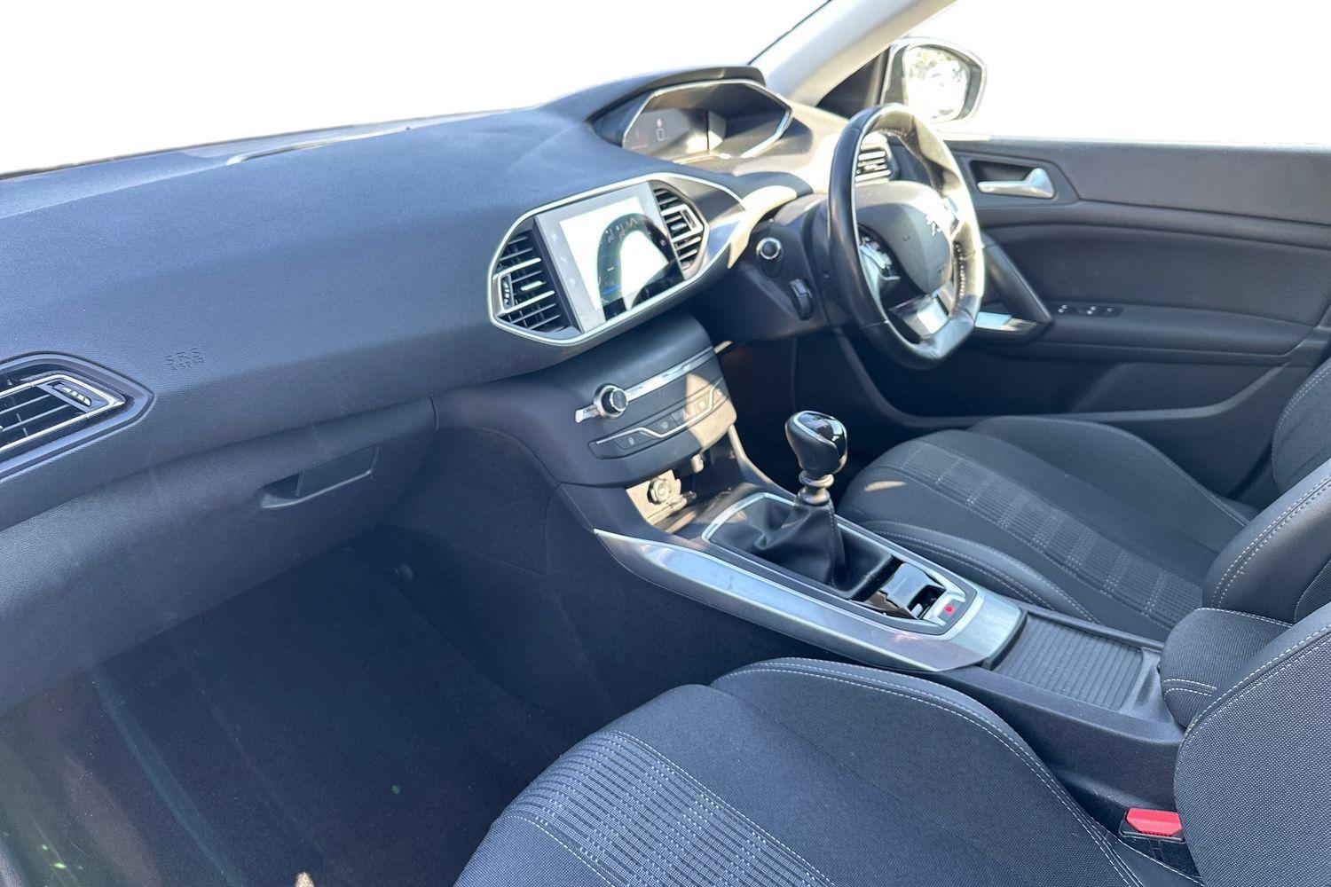 Used Peugeot 308 2021 for sale - 77739814: Photo 2