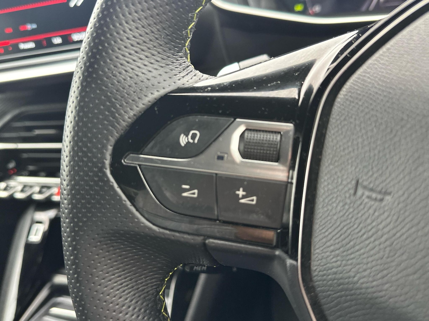 Used Peugeot 2008 2023 for sale - 76676021: Photo 24