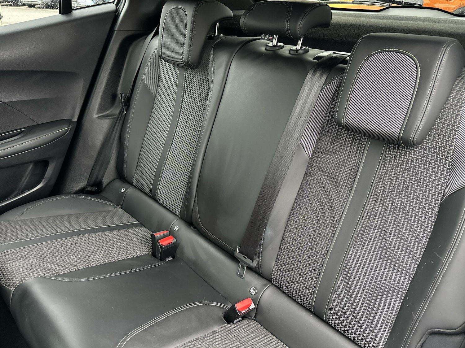 Used Peugeot 2008 2023 for sale - 76676021: Photo 6