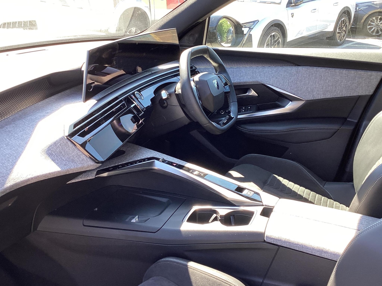 Used Peugeot 3008 2024 for sale - 76677316: Photo 2