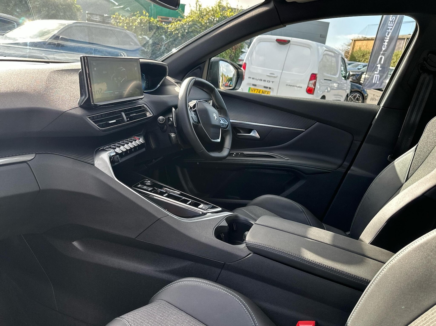 Used Peugeot 3008 2024 for sale - 76677617: Photo 2