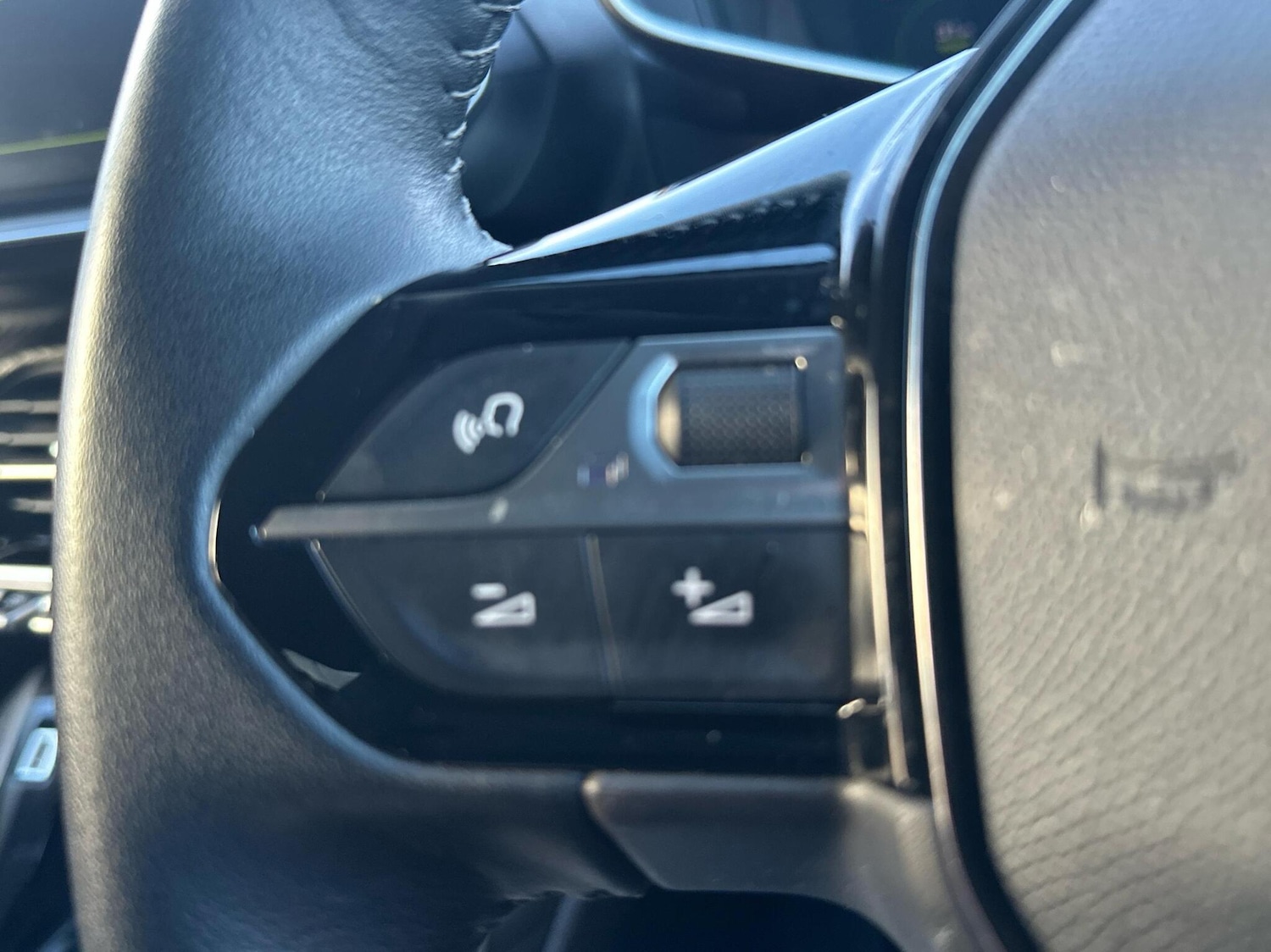 Used Peugeot 2008 2021 for sale - 76819035: Photo 25