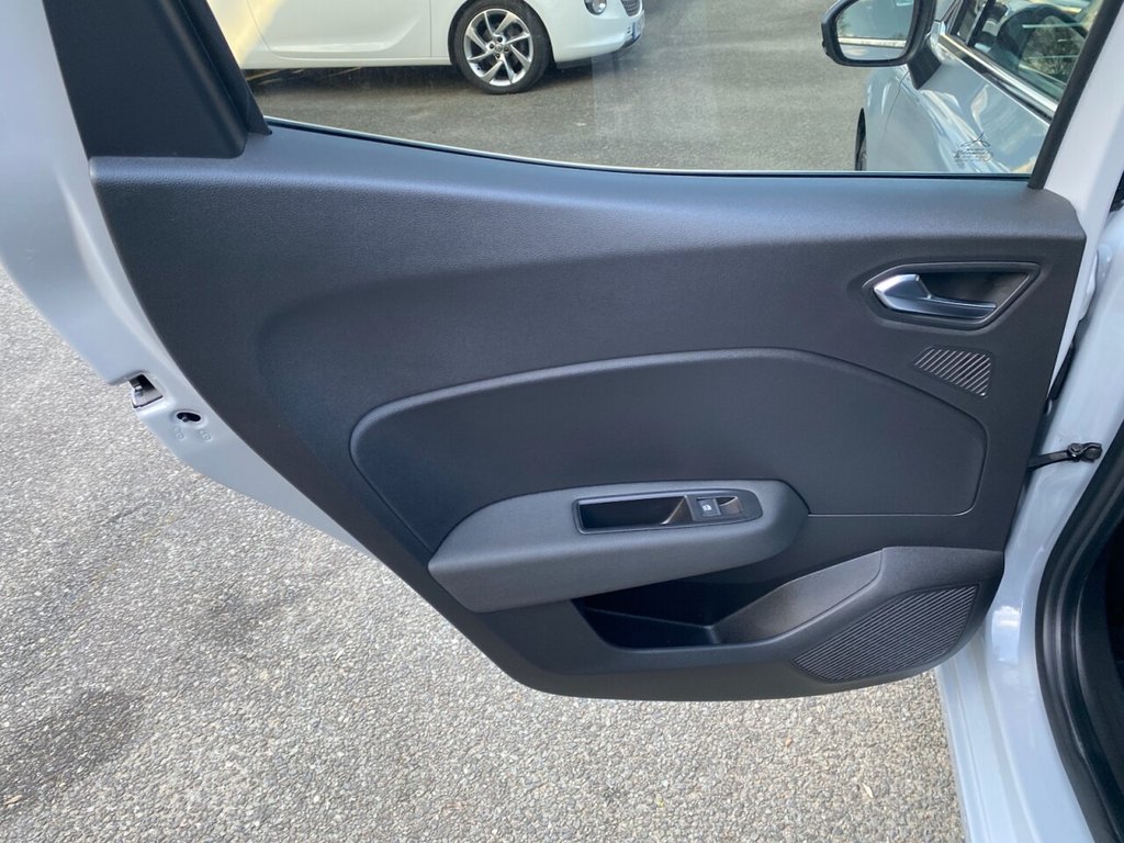 Used Renault Clio 2024 for sale - 78117629: Photo 19