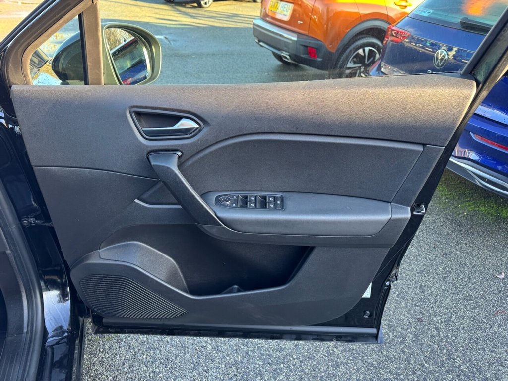 Used Renault Captur 2023 for sale - 76698213: Photo 15