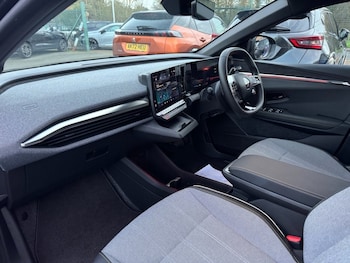 Used Renault Megane E Tech 2023 for sale - 77038022: Photo