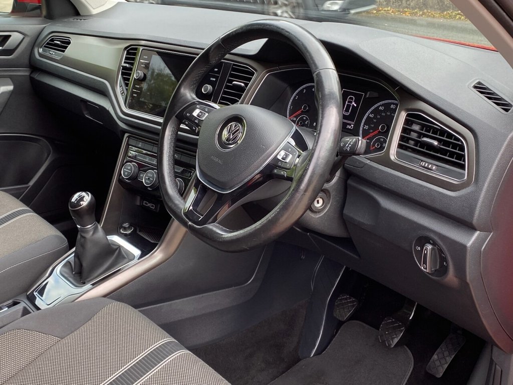 Used Volkswagen T-Roc 2018 for sale - 76203396: Photo 24