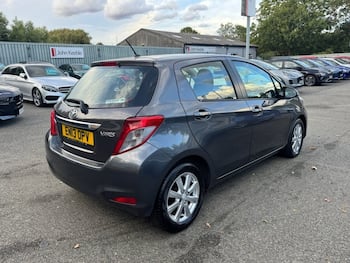 Used Toyota Yaris 2013 for sale - 79675564: Photo