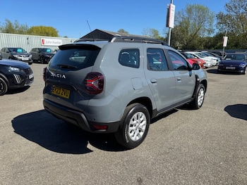 Used Dacia Duster 2023 for sale - 78444394: Photo