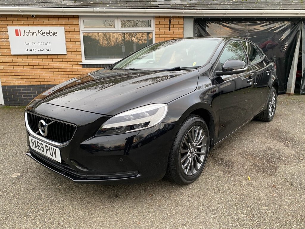 Used Volvo V40 2019 for sale - 76642072: Photo 1
