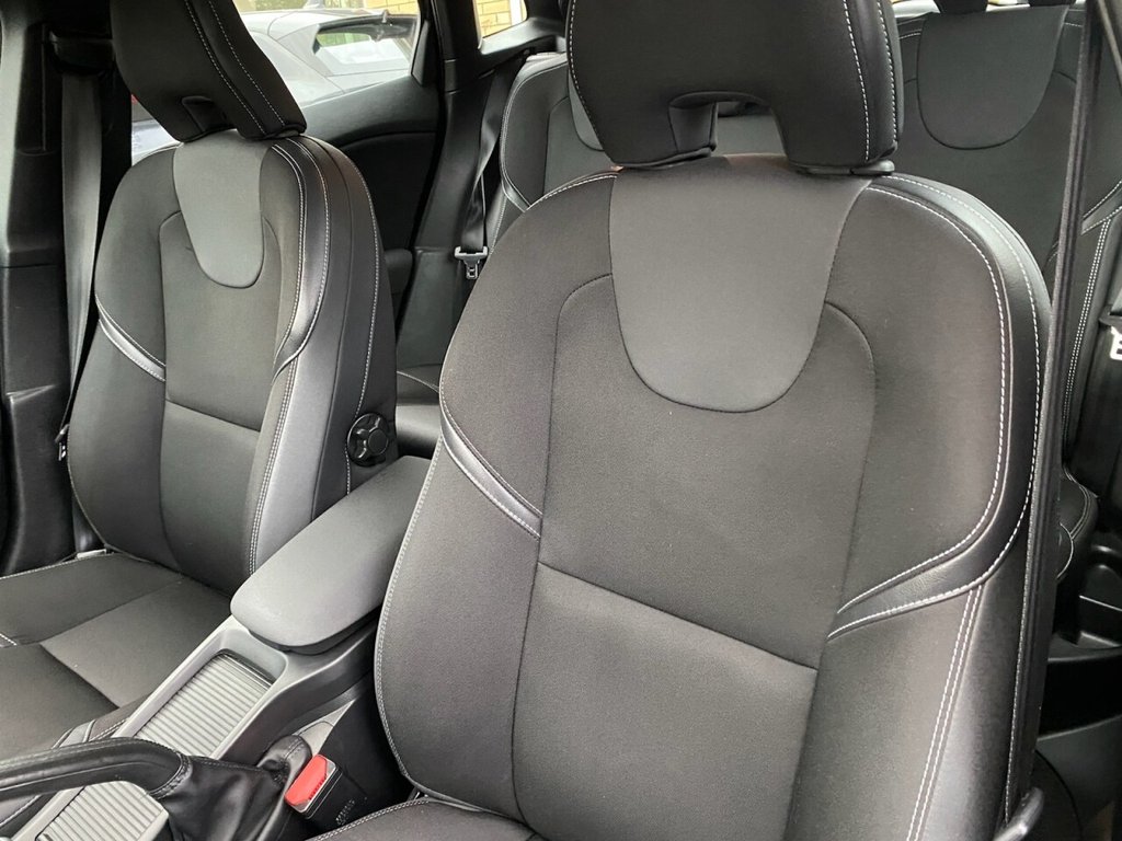 Used Volvo V40 2019 for sale - 76642072: Photo 22