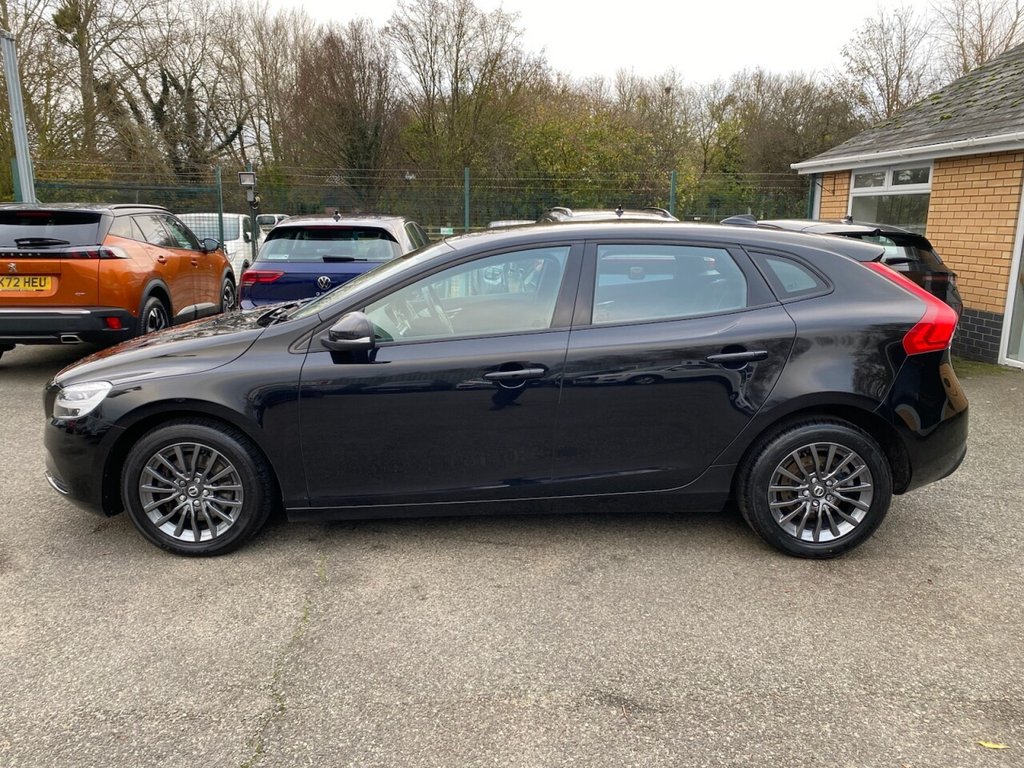Used Volvo V40 2019 for sale - 76642072: Photo 5