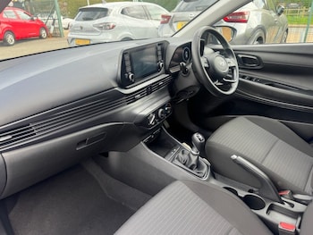 Used Hyundai i20 2023 for sale - 78227309: Photo