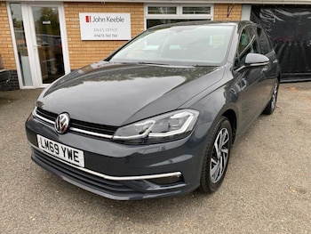 Volkswagen - Golf