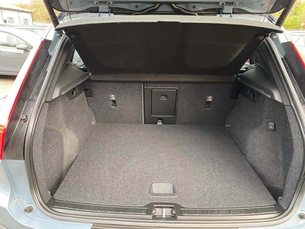 Used Volvo XC40 2021 for sale - 76642262: Photo 25