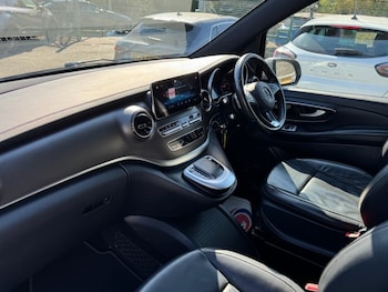Used Mercedes-Benz V-Class 2021 for sale - 79462502: Photo