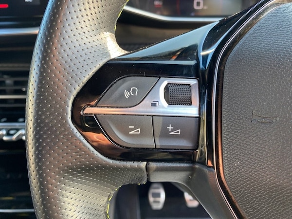 Used Peugeot 2008 2022 for sale - 76279635: Photo 32