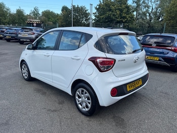 Used Hyundai i10 2018 for sale - 79394495: Photo