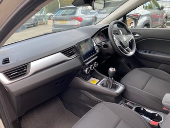 Used Renault Captur 2020 for sale - 79607970: Photo