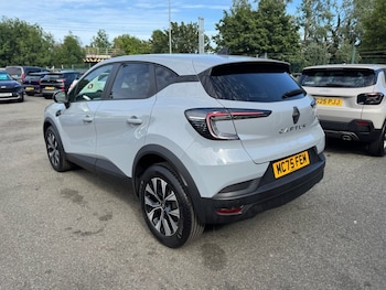 Used Renault Captur 2025 for sale - 79050881: Photo