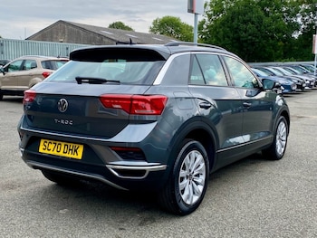 Used Volkswagen T-Roc 2021 for sale - 75444013: Photo