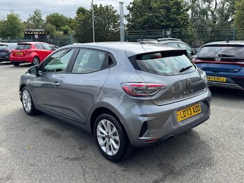 Used Renault Clio 2023 for sale - 79300121: Photo