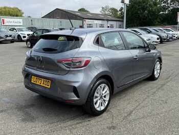 Used Renault Clio 2023 for sale - 79300121: Photo