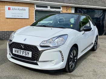 2017 (17) - 1.2 PureTech Chic Hatchback 3dr Petrol Manual Euro 6 (82 ps)