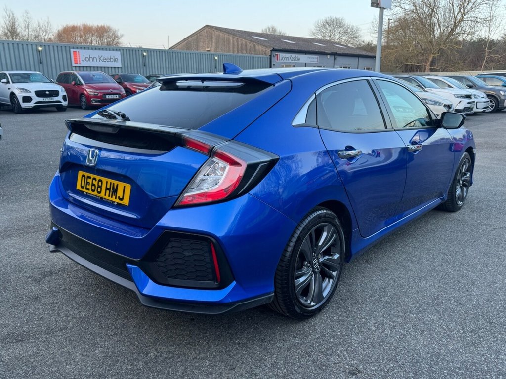 Used Honda Civic 2018 for sale - 77770961: Photo 2
