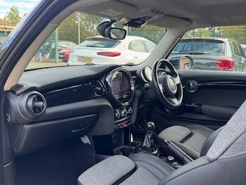 Used MINI Hatch 2021 for sale - 79828817: Photo