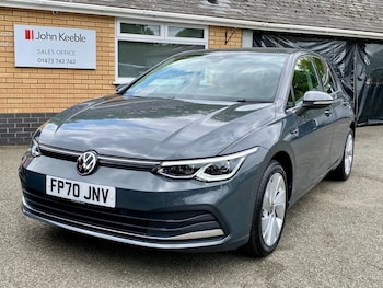 Volkswagen - Golf