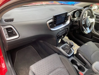 Used Kia Ceed 2021 for sale - 77666604: Photo