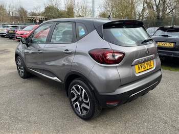 Used Renault Captur 2018 for sale - 77719380: Photo