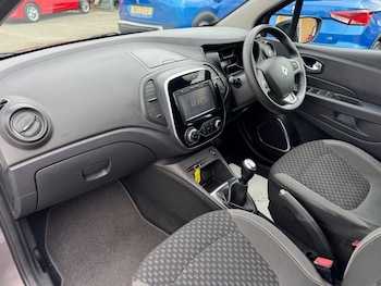 Used Renault Captur 2018 for sale - 77719380: Photo