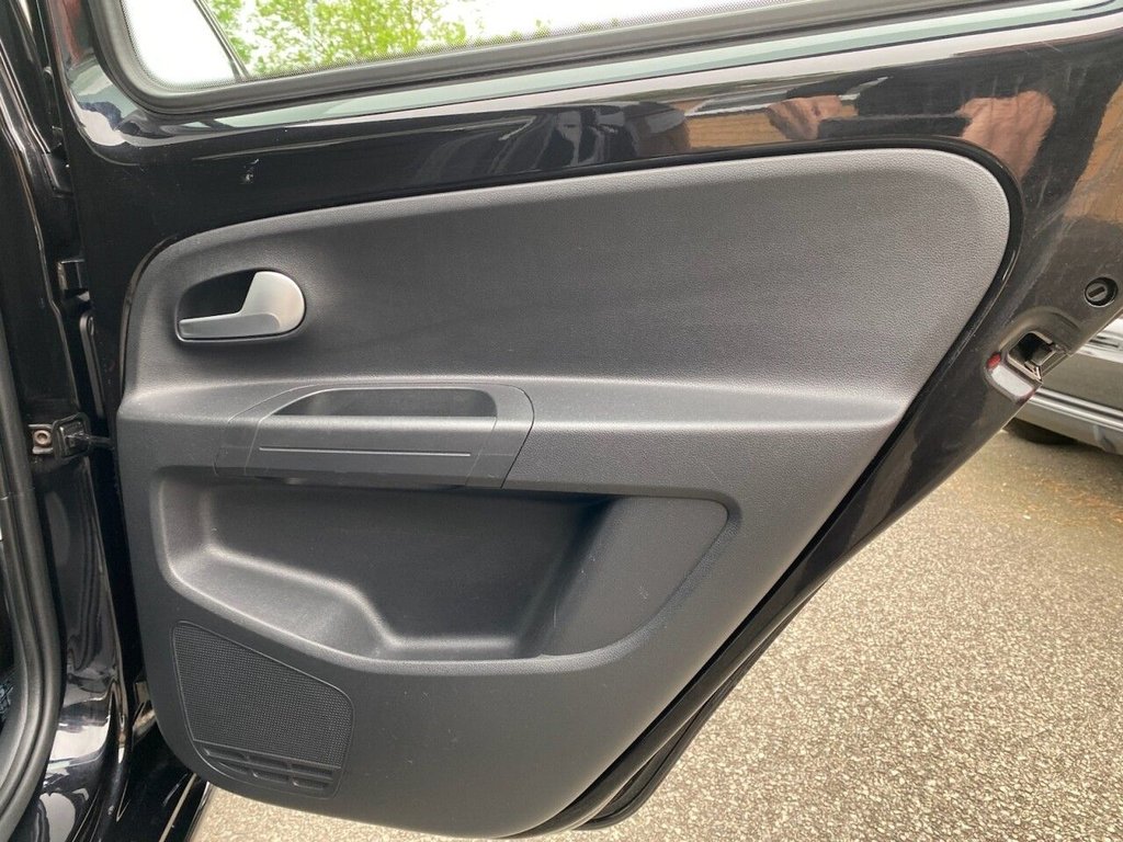 Used Volkswagen up! 2019 for sale - 77642912: Photo 31