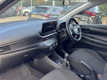 Used Hyundai i20 2024 for sale - 79384992: Photo