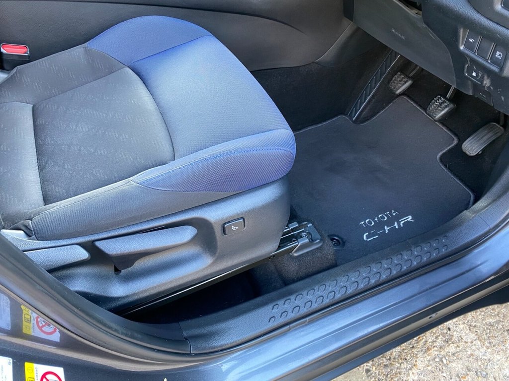 Used Toyota C-HR 2017 for sale - 76118420: Photo 22