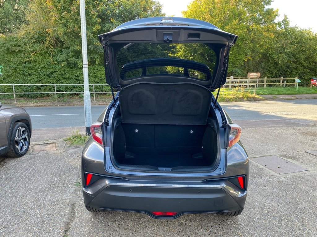 Used Toyota C-HR 2017 for sale - 76118420: Photo 32