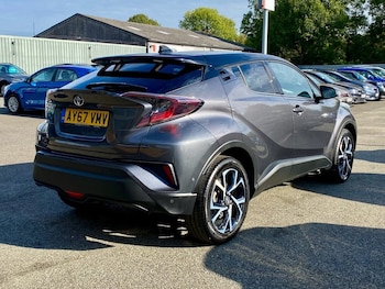 Used Toyota C-HR 2017 for sale - 76118420: Photo