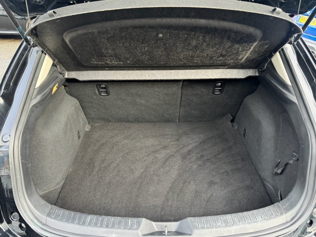 Used Mazda Mazda3 2015 for sale - 77422059: Photo 9