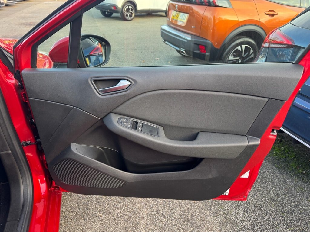 Used Renault Clio 2019 for sale - 76582101: Photo 19