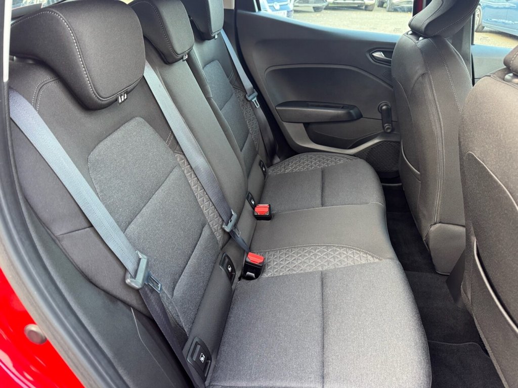 Used Renault Clio 2019 for sale - 76582101: Photo 21