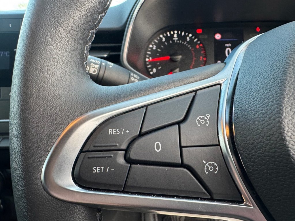 Used Renault Clio 2019 for sale - 76582101: Photo 29