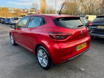 Used Renault Clio 2019 for sale - 76582101: Photo
