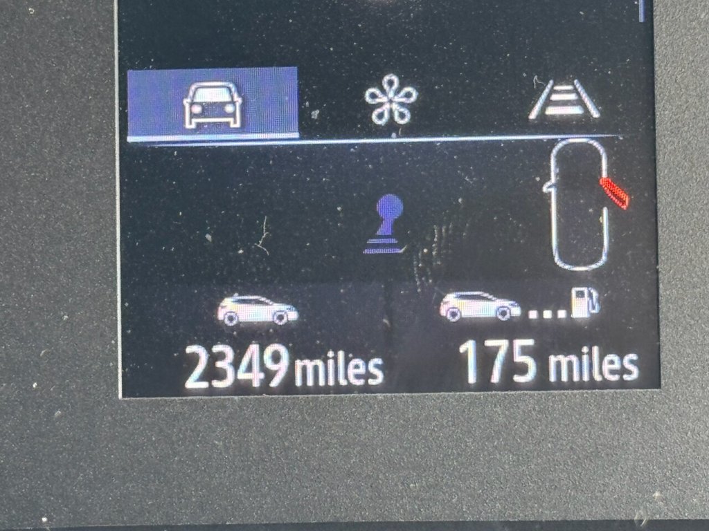 Used Renault Clio 2019 for sale - 76582101: Photo 32