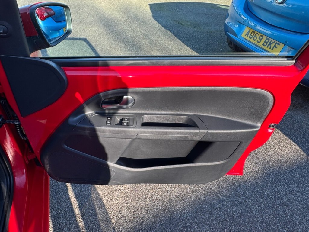 Used Volkswagen up! 2015 for sale - 78016947: Photo 16