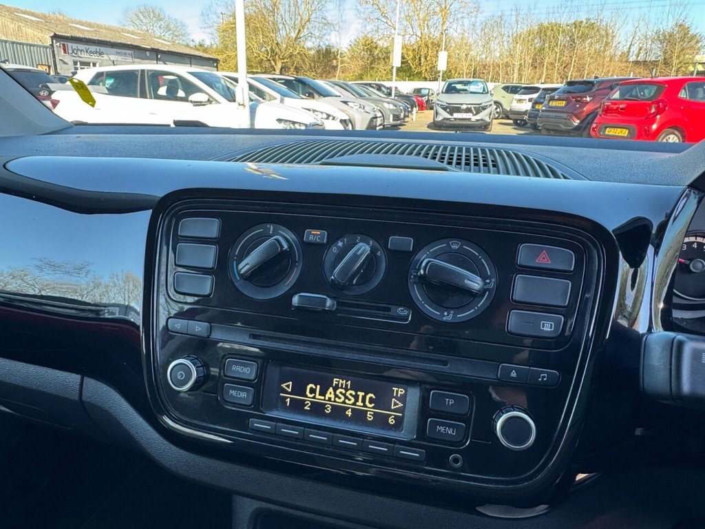 Used Volkswagen up! 2015 for sale - 78016947: Photo 17