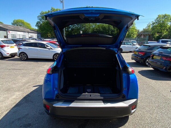 Used Peugeot E-2008 2022 for sale - 74708712: Photo 41