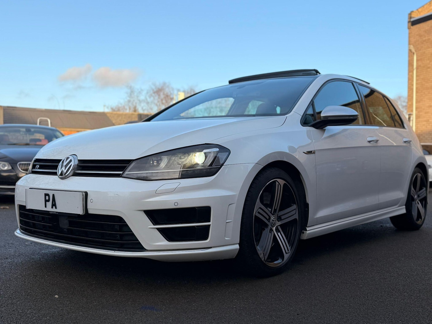 Used Volkswagen Golf 2016 for sale - 77163255: Photo 3