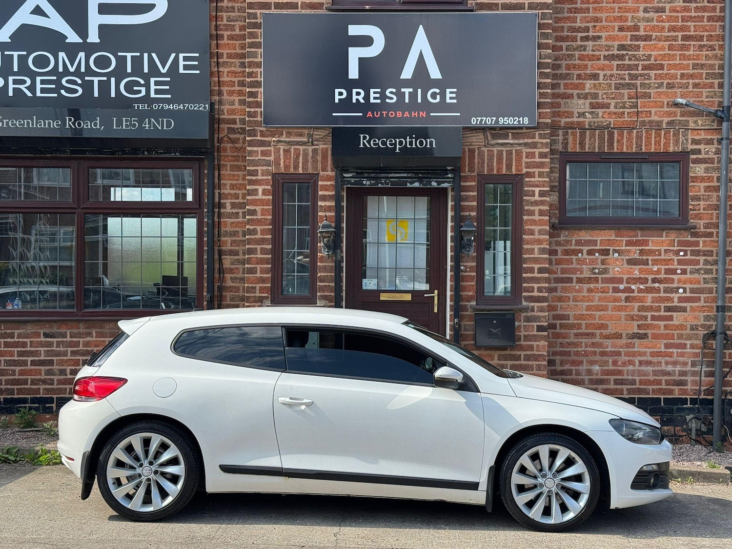 Used Volkswagen Scirocco 2011 for sale - 76786928: Photo 6