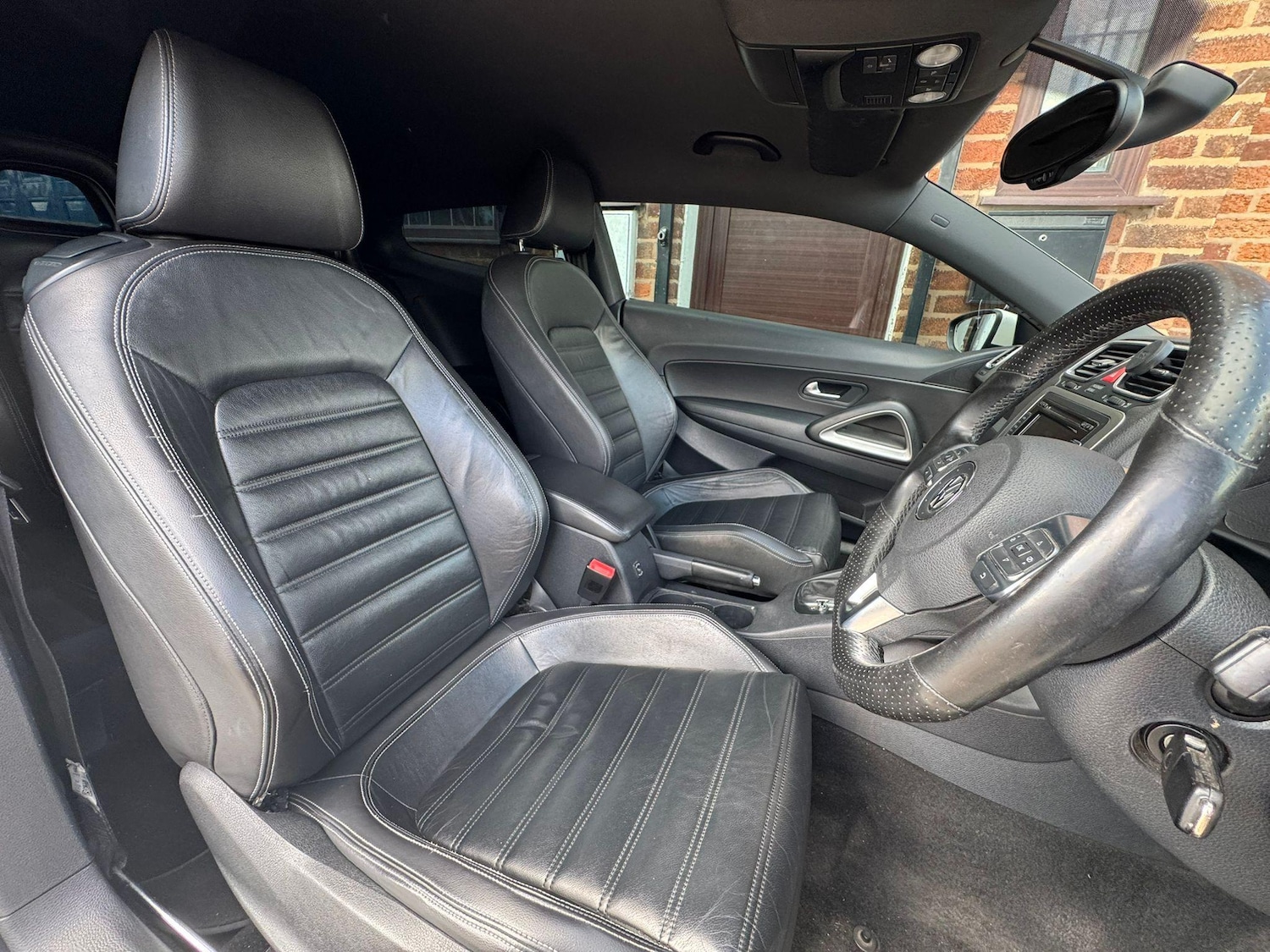 Used Volkswagen Scirocco 2011 for sale - 76786928: Photo 7